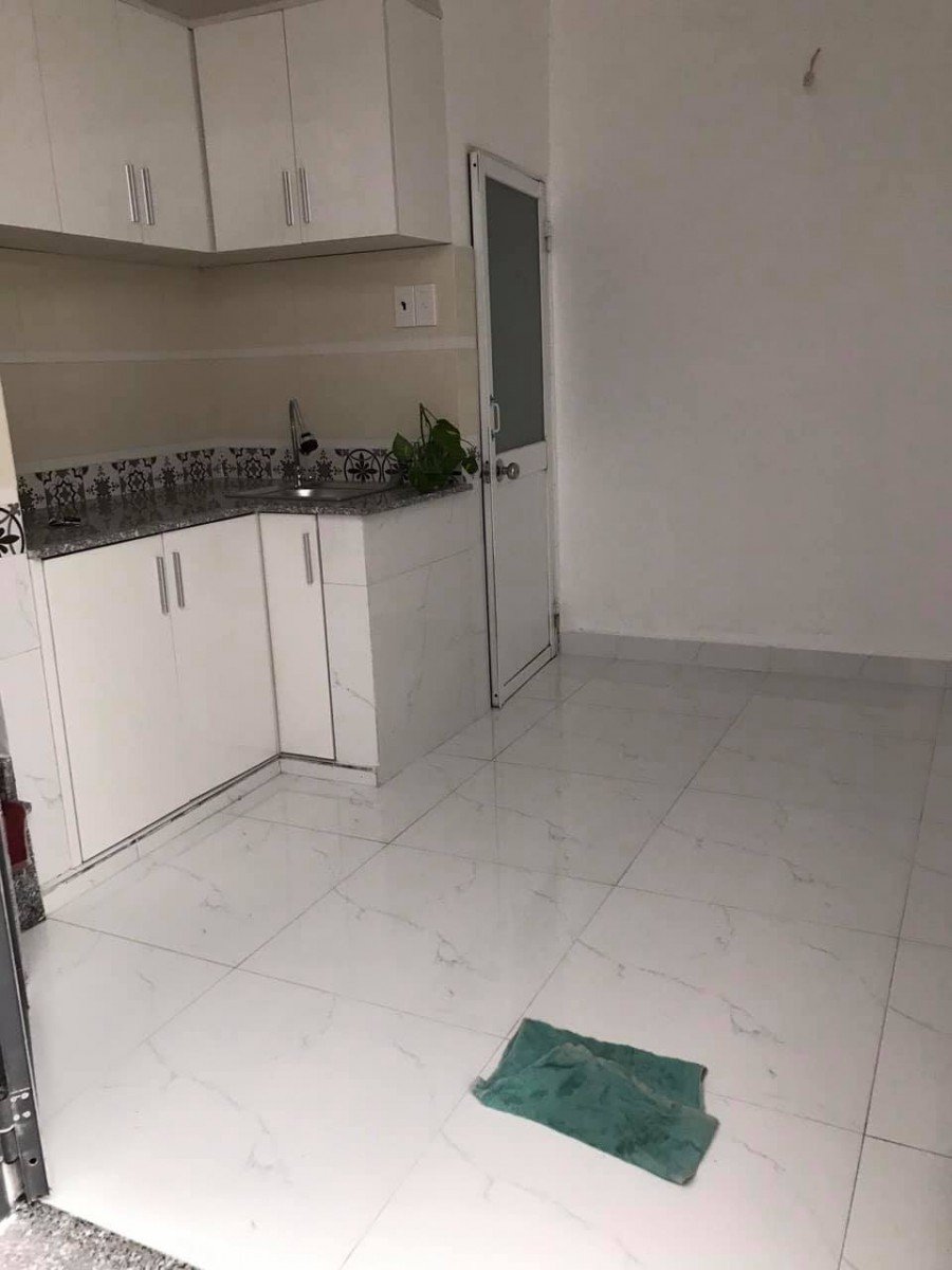 Bán nhà 50m² x 7 tầng, ô tô đỗ cửa, full khách, full nội thất, thẳng cổng vào Vin, giá 10 tỷ
