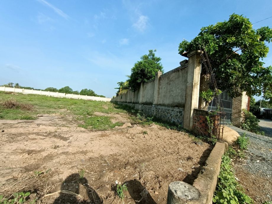 Bán lô đất lớn 15,000m2 mặt tiền Cầu Đình, Thủ Đức giá 240 tỷ