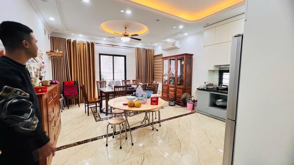 Bán nhà riêng 60m2 Ngọc Thụy Long Biên tiện kinh doanh gara ô tô