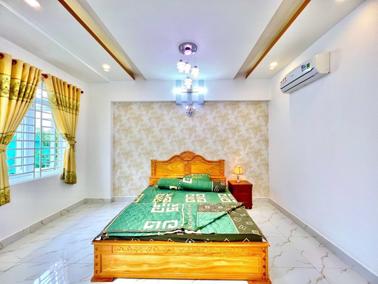 Siêu phẩm Quận 6. Nhà 3 tầng sát mặt tiền Hậu Giang, hẻm xe hơi. Diện tích lớn 129m2 giá 13 tỷ 900