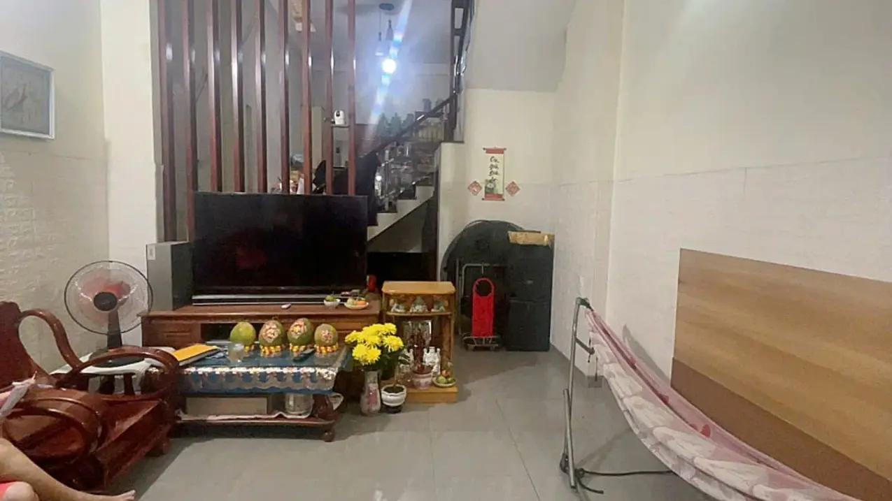 Nhà xây mới đẹp 33m2 x 5 tầng, 5,9 tỷ, gần ô tô và mặt phố Nguyễn Trãi, vài bước ra trung tâm Ngã Tư Sở