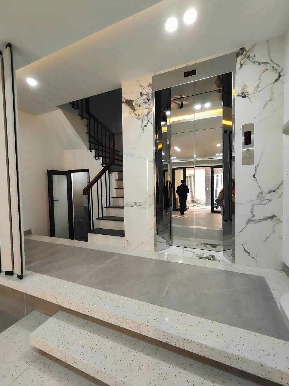 Bán nhà Đàm Quang Trung, Long Biên, Hà Nội có thang máy, giá 10 tỷ