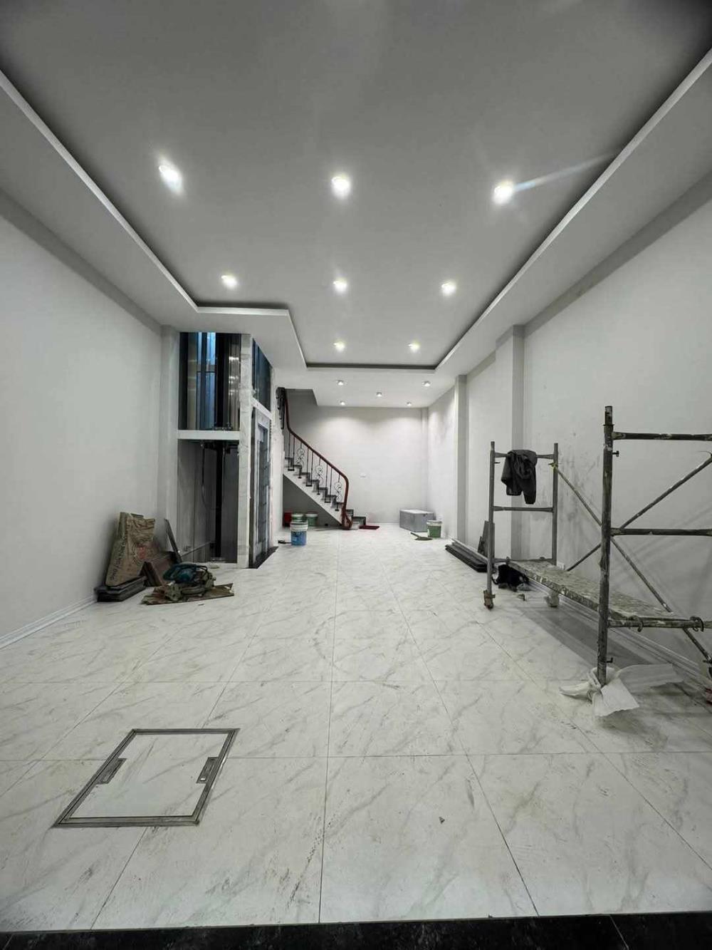 Bán nhà phân lô Vương Thừa Vũ, quận Thanh Xuân – ôtô đỗ cửa, mặt tiền rộng, có thang máy,giá tốt