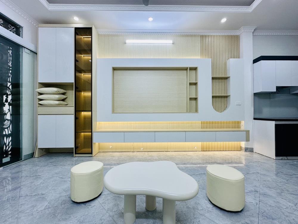 Bán nhà phố Tân Mai, quận Hoàng Mai, 3,5 tầng, giá 1.6 tỷ