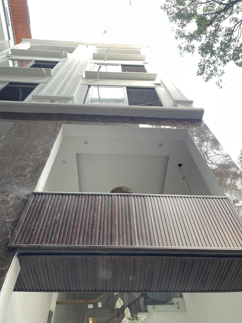 Bán nhà 38m2 tại Bùi Xương Trạch, Thanh Xuân, gần hồ Đầm Hồng, giá 7,5 tỷ