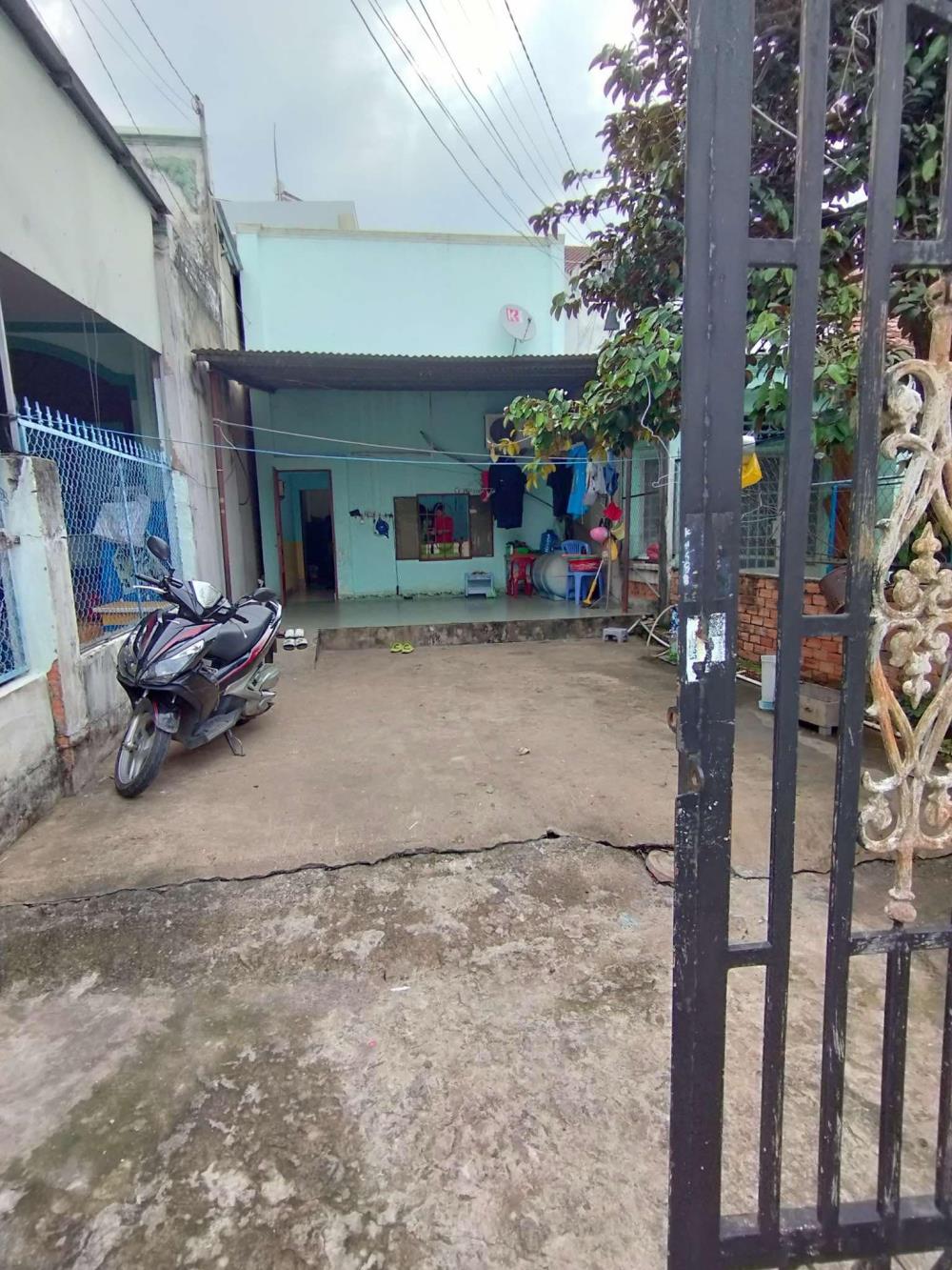 Bán nhà 4,7 x 21m tại đường Nguyễn Văn Tỏ, Long Bình Tân, Biên Hòa