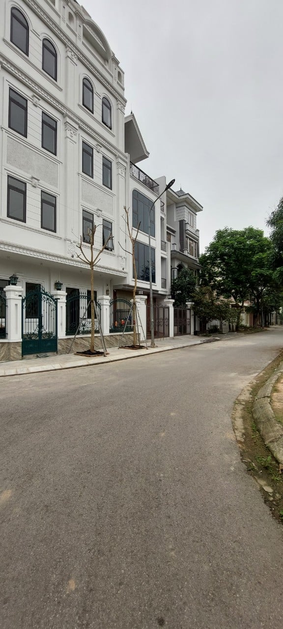 Bán đất dự án 160m2, khu đô thị Hà Phong, đường 24m, mặt tiền 8m, giá tốt