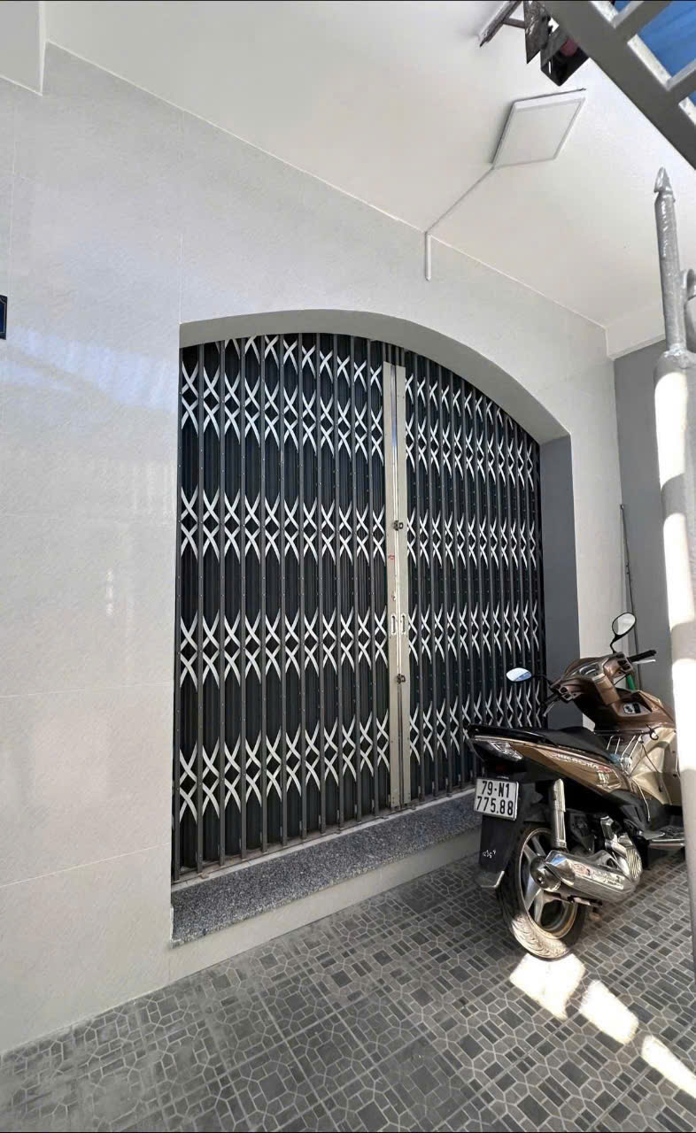 Bán nhà 2 tầng hẻm đường Trần Nhật Duật, thành phố Nha Trang với diện tích 77.8m2