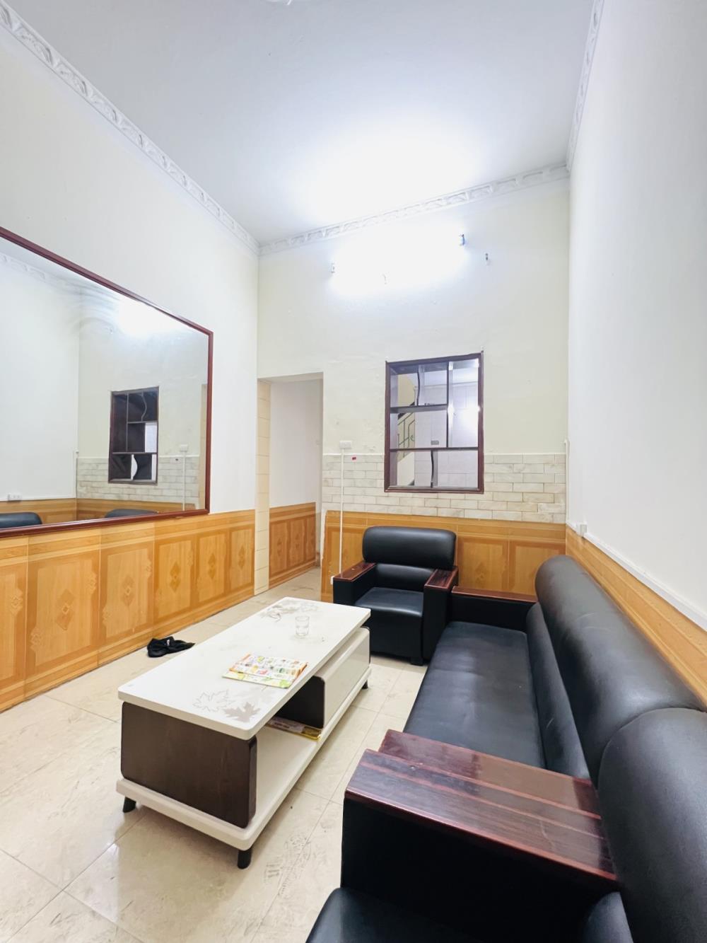 Bán nhà Nguyễn Tuân, Thanh Xuân, 4 tầng, ngõ rộng, ô tô dừng đỗ cạnh nhà với diện tích 24m2