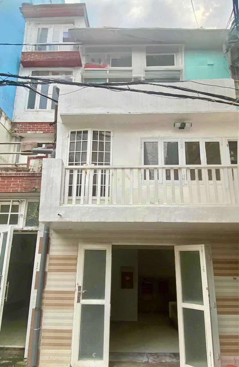 Bán gấp nhà hẻm xe hơi 6x12, 72m2, 4 tầng tại Hai Bà Trưng, Phường 8, Quận 3, chỉ 13tỷ 900