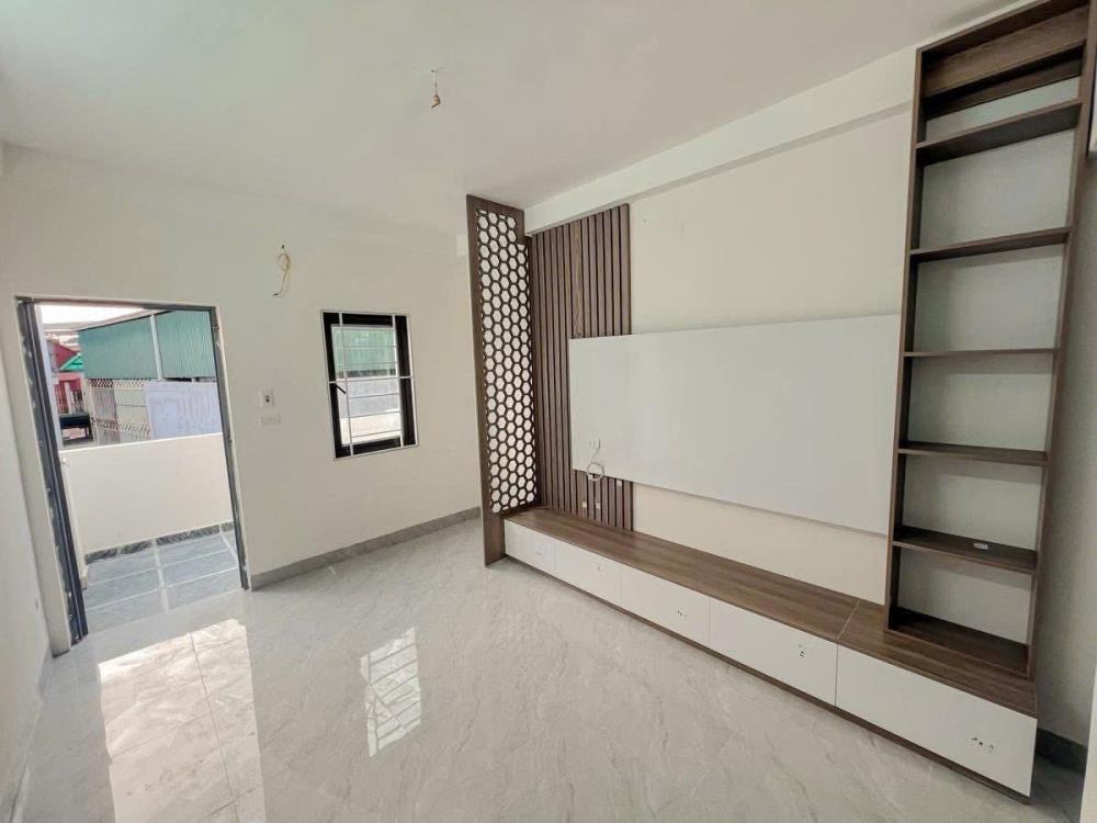 Bán nhà mới, có thang máy, 5 tầng, 34m², gần mặt phố Giáp Bát, giá 7 tỷ