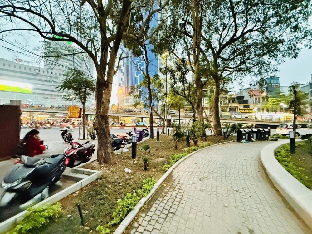 Bán nhà 48m2 mặt công viên Tây Sơn, Đống Đa, Hà Nội, chỉ 17,5 tỷ