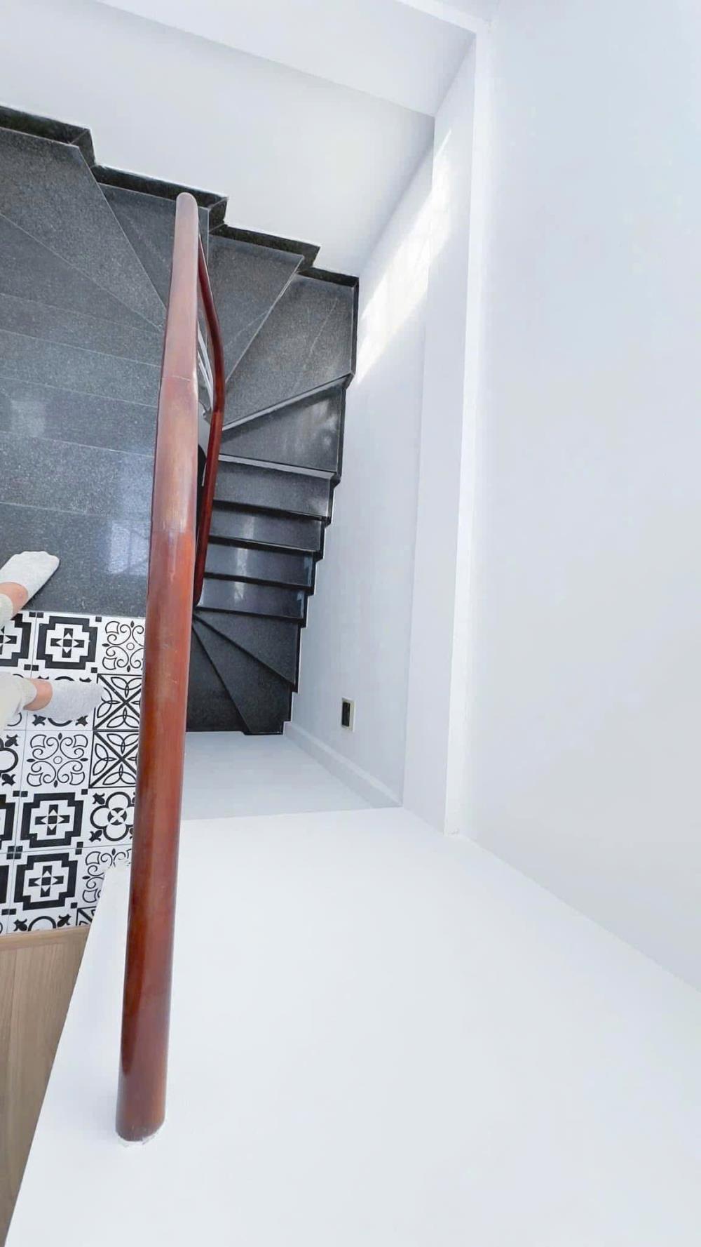Bán nhà 32m2 Khương Đình, Thanh Xuân, nhà mới đẹp thoáng sáng, giá nhỉnh 6 tỷ
