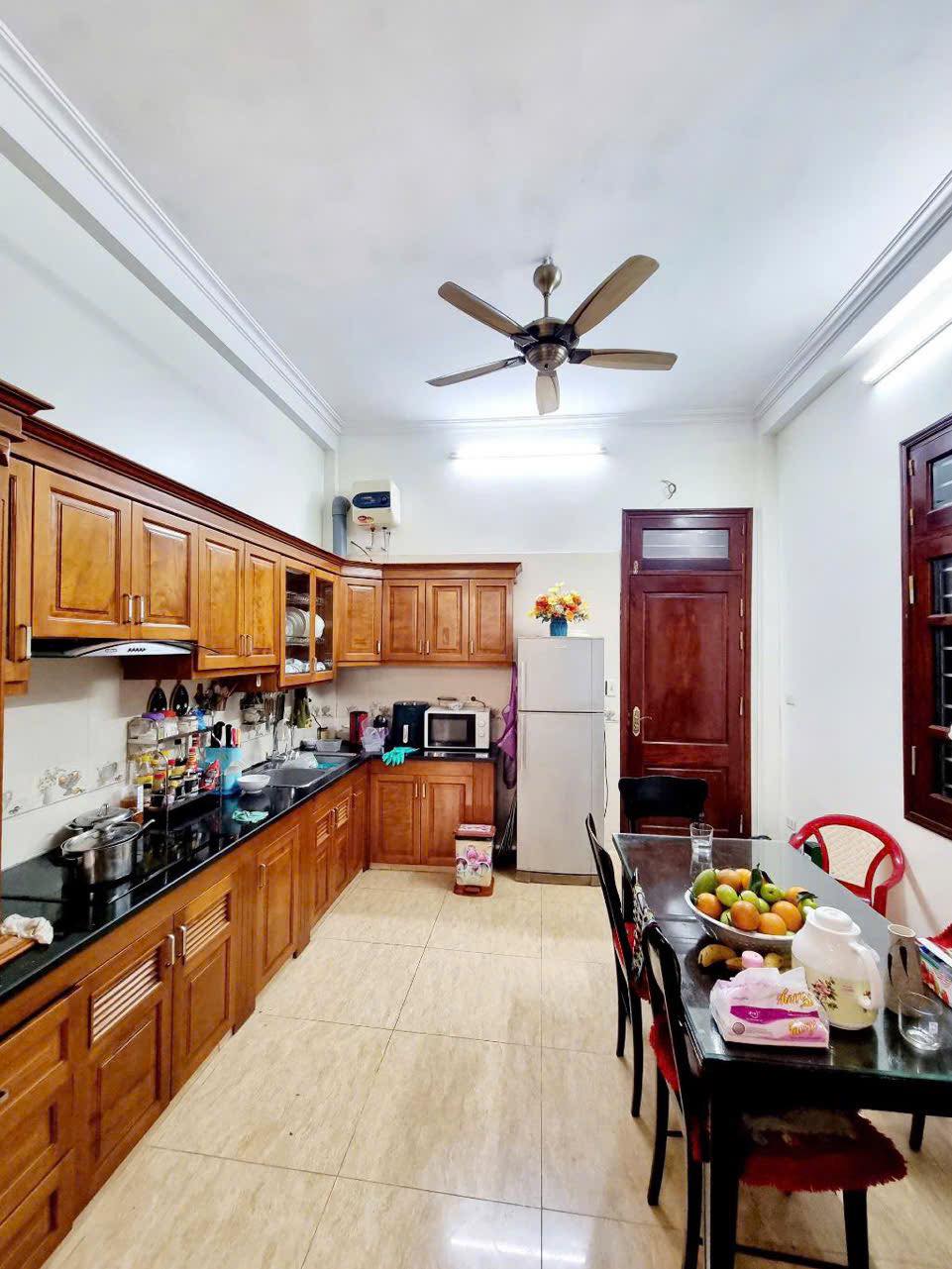 Bán nhà phân lô quân đội Lạc Long Quân, Tây Hồ, 75m², giá 19 tỷ