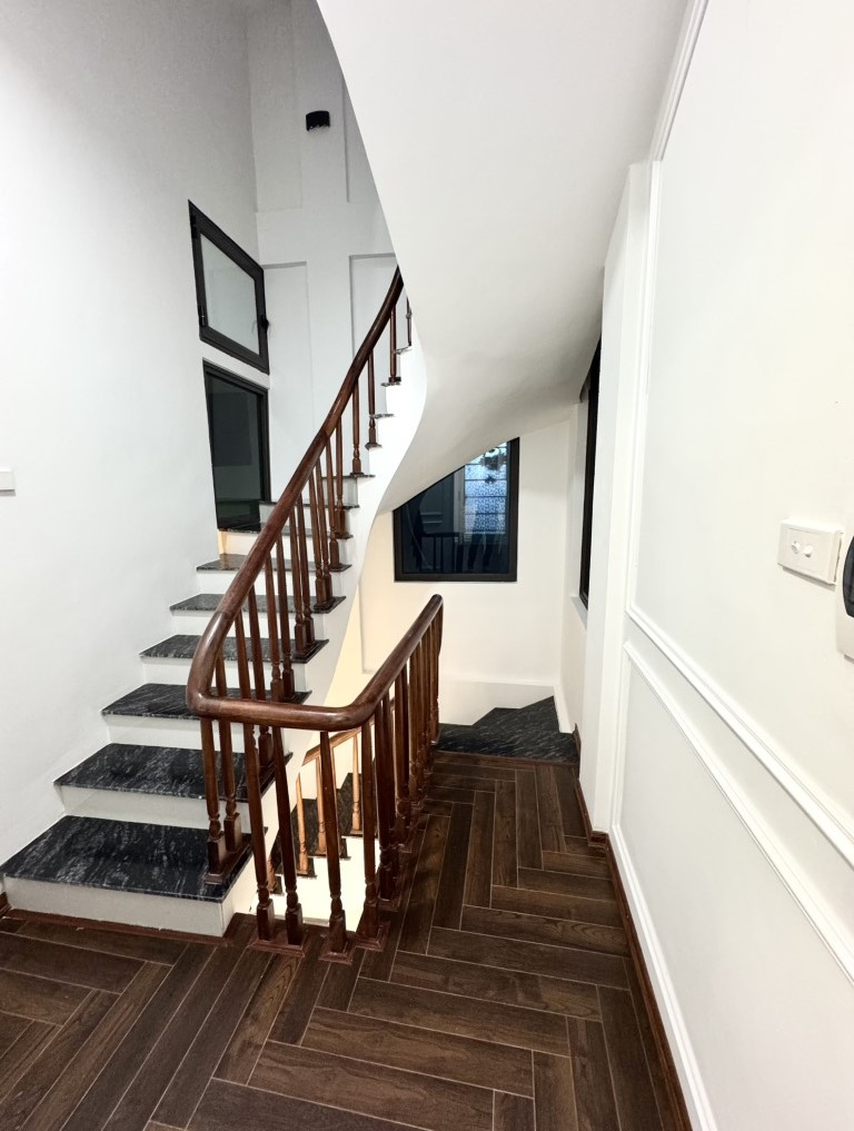Bán nhà 38m2 tại đường Ngọc Hà, quận Ba Đình, nhà đẹp ở ngay, giá 9 tỷ