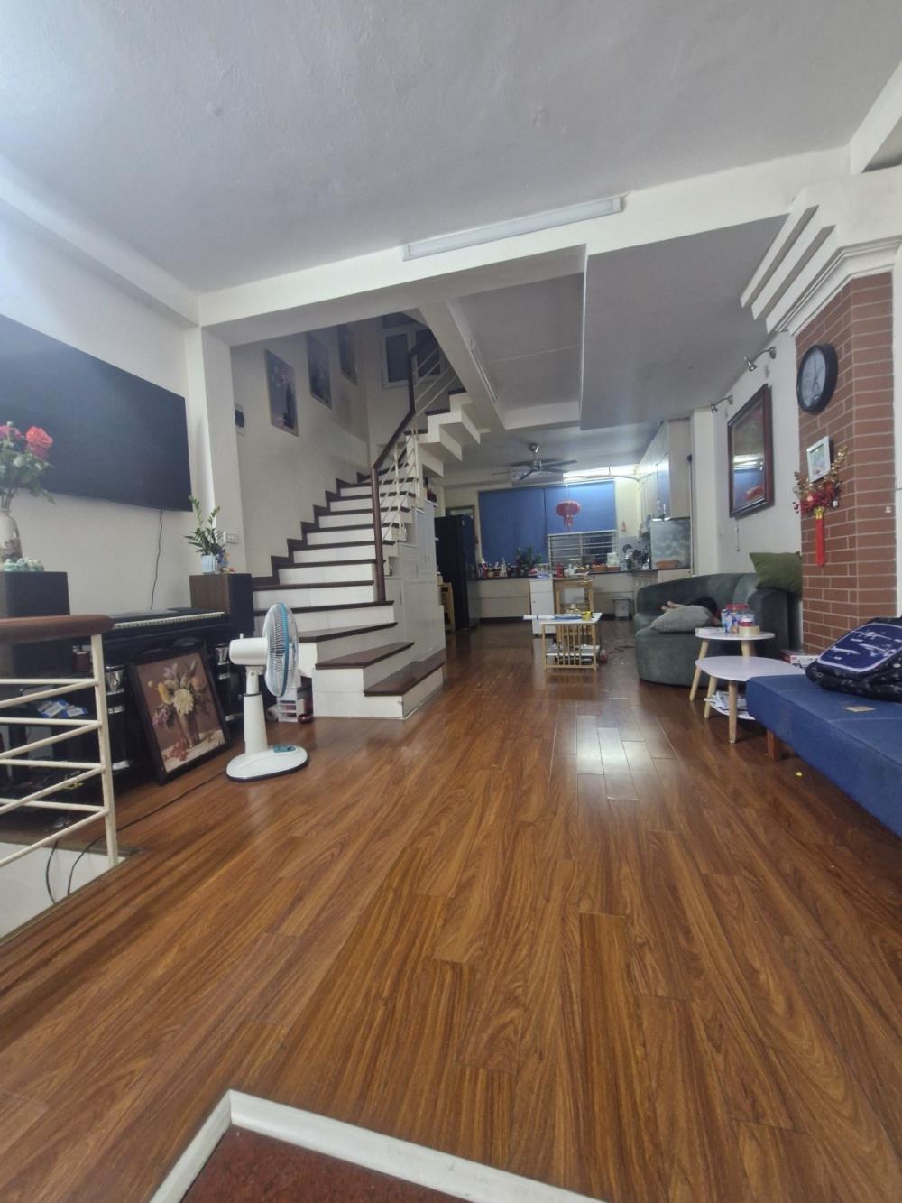 Bán nhà 42m2 phố Quan Nhân, Thanh Xuân, ô tô tránh, kinh doanh, giá tốt