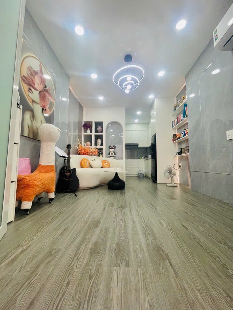Bán nhà riêng 21m2 đường Lý Chính Thắng, Quận 3, nội thất đầy đủ