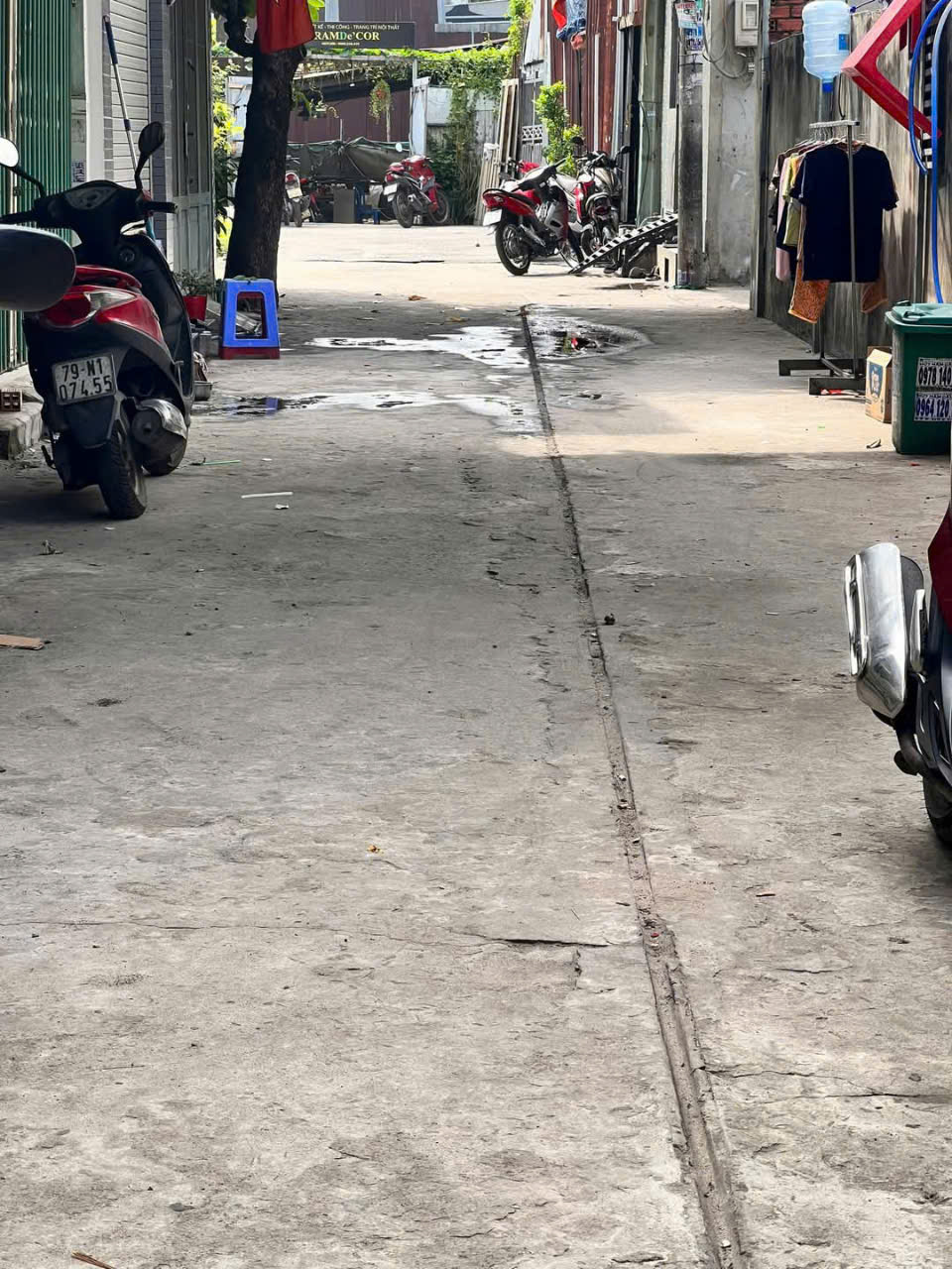 Bán nhà 1 trệt 1 lầu hẻm Tân Thới Hiệp 21, quận 12, sổ hồng riêng, giá chỉ 2.45 tỷ