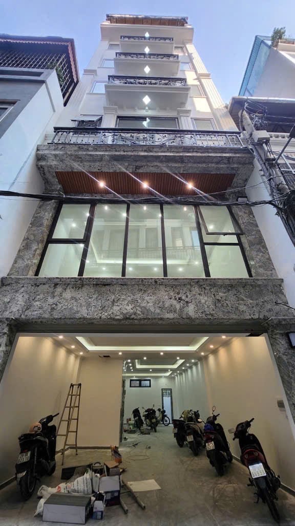 Bán nhà 93m2 Cầu Giấy, Hà Nội, thiết kế đẹp tiện làm văn phòng, giá 3x tỷ