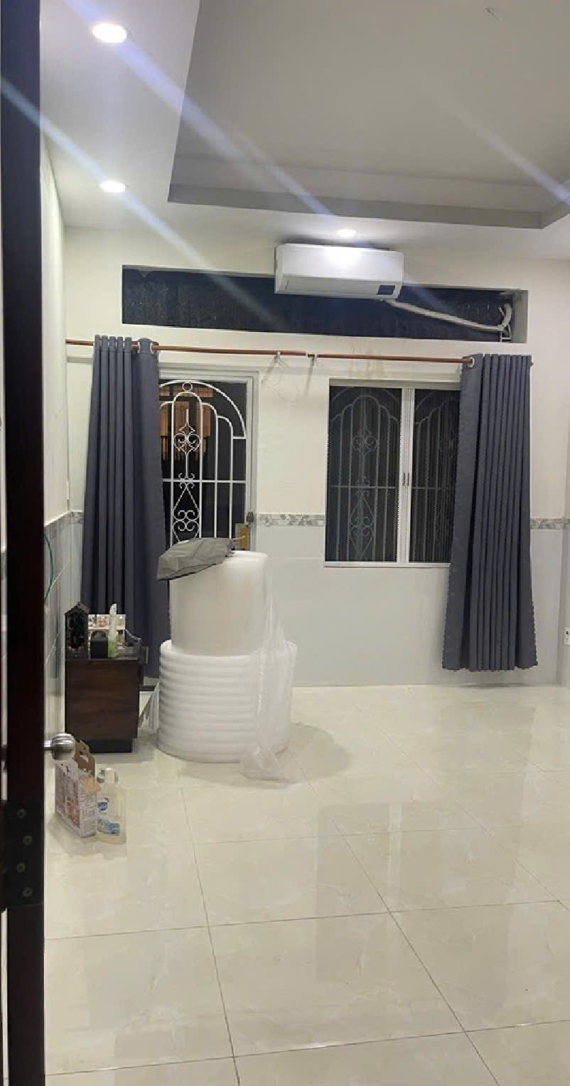 Bán nhà 40m² có 4 tầng, hẻm xe hơi, gần Cư Xá Lữ Gia, Phường 11, Quận 11, giá chỉ 6 tỷ