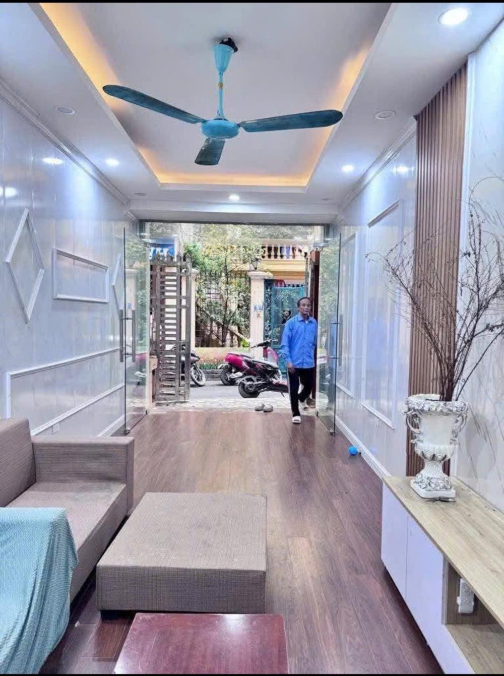 Bán nhà 52m² 3 tầng oto đỗ cửa Nguyễn Ngọc Nại, Thanh Xuân, cách phố 15m, giá 12.5 tỷ