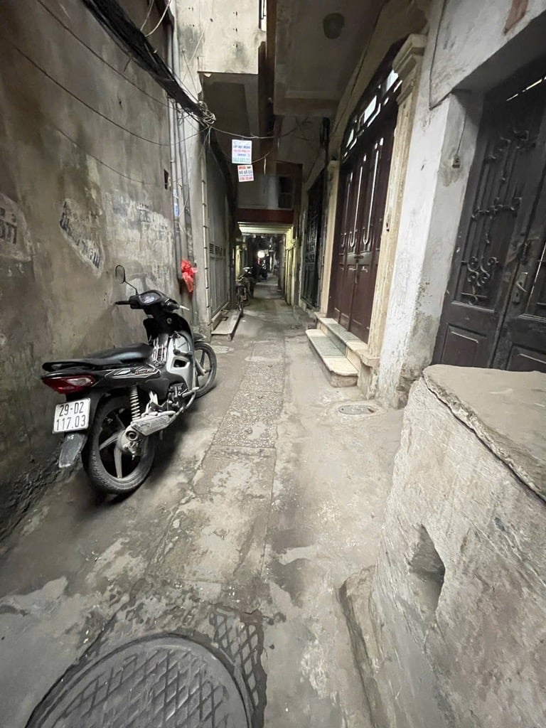Bán đất tặng nhà 34m2 ngay trung tâm Hai Bà Trưng, cách bờ hồ chỉ 5 phút