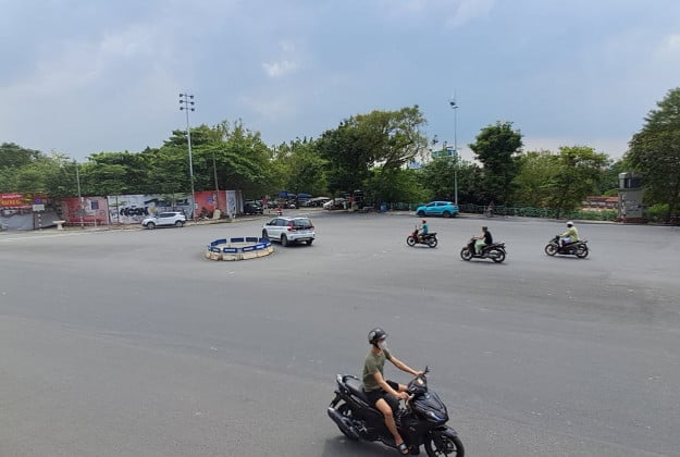 Bán nhà mặt đường Nghi Tàm, Tây Hồ, 7 tầng, 126m², kinh doanh đỉnh, giá 81 tỷ