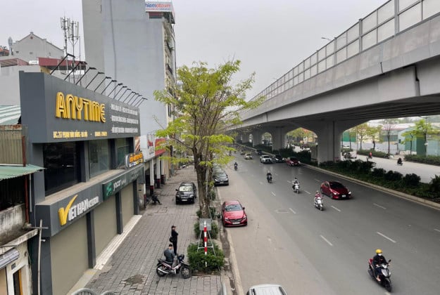 Bán nhà mặt đường Phạm Văn Đồng, quận Cầu Giấy, Hà Nội, 8 tầng kinh doanh, 200m², giá 122 tỷ
