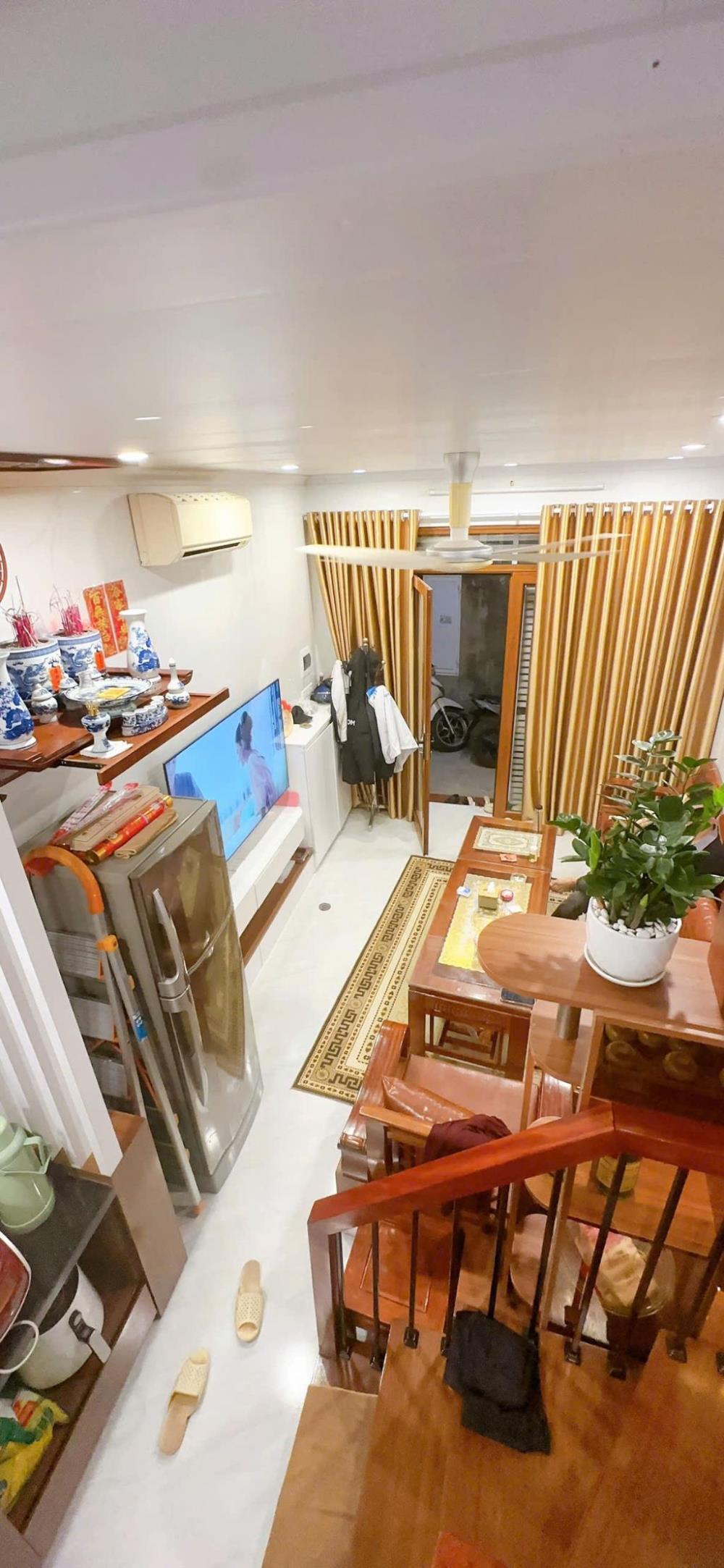 Bán nhà Ngọc Lâm, 2 mặt ngõ, cách ô tô 30m, mặt tiền 3.5m, giá 4,8 tỷ