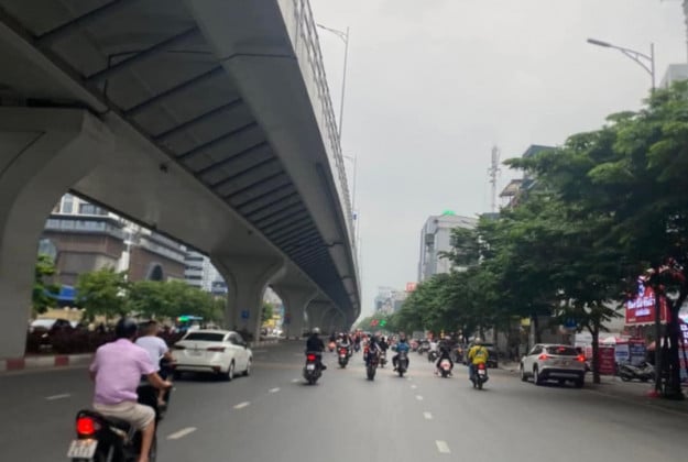 Bán nhà mặt đường Minh Khai, Hai Bà Trưng, 158m², 3 tầng, giá 62.4 tỷ, vị trí kinh doanh sầm uất