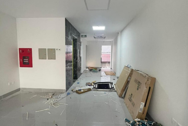 Bán nhà mặt phố Đỗ Quang, Cầu Giấy - 8 tầng, kinh doanh đỉnh, giá 52 tỷ, diện tích 70m²