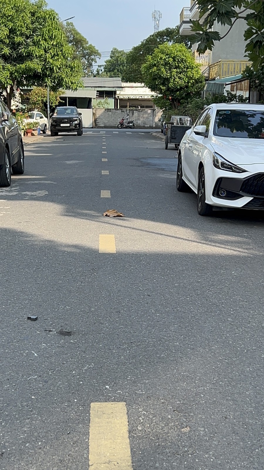 Bán nhà phân lô Lê Văn Mầm, Dĩ An, Bình Dương, 75m², 3 tầng, đường nhựa 13m, chỉ 4.59 tỷ