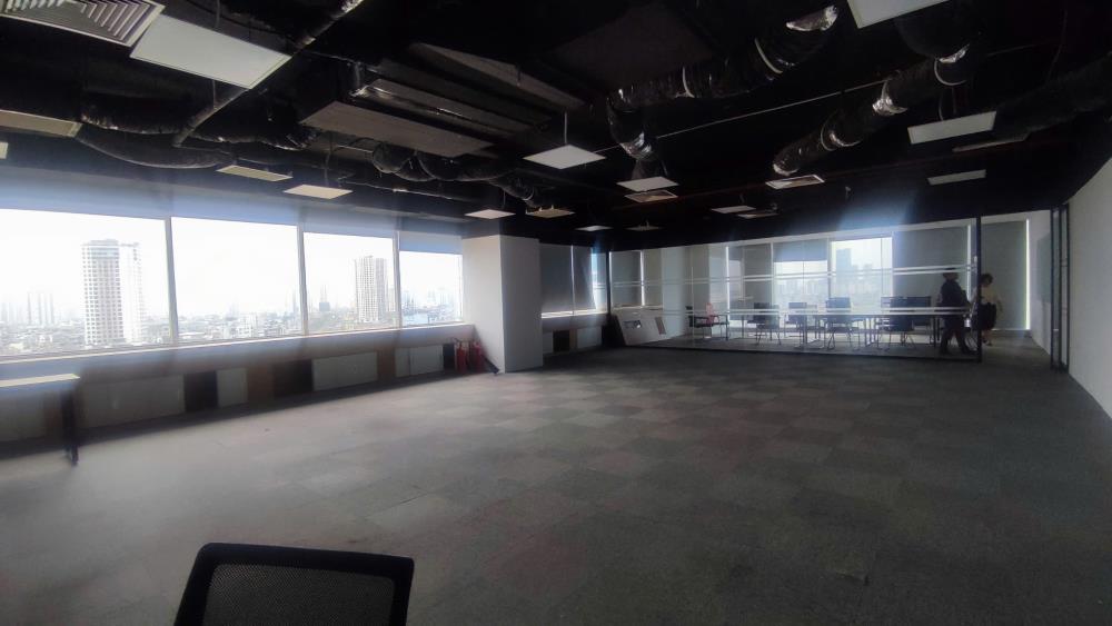 Cần bán nguyên sàn văn phòng lớn 1000m2 tại Đống Đa, giá 55 triệu/m2, sổ đỏ chín