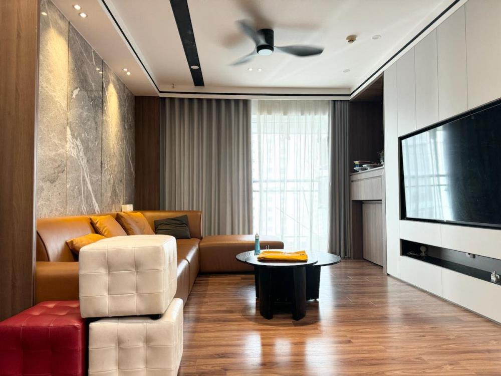 Bán căn hộ chung cư Hoàng Đạo Thúy, quận Cầu Giấy, 140m2, căn góc 3 mặt thoáng, giá 9 tỷ