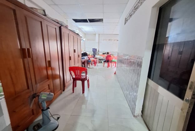 Bán nhà sổ hồng riêng, thông đường Hồ Văn Tư, Thủ Đức, 2 tầng, 2 phòng ngủ, giá chỉ 2 tỷ 0499