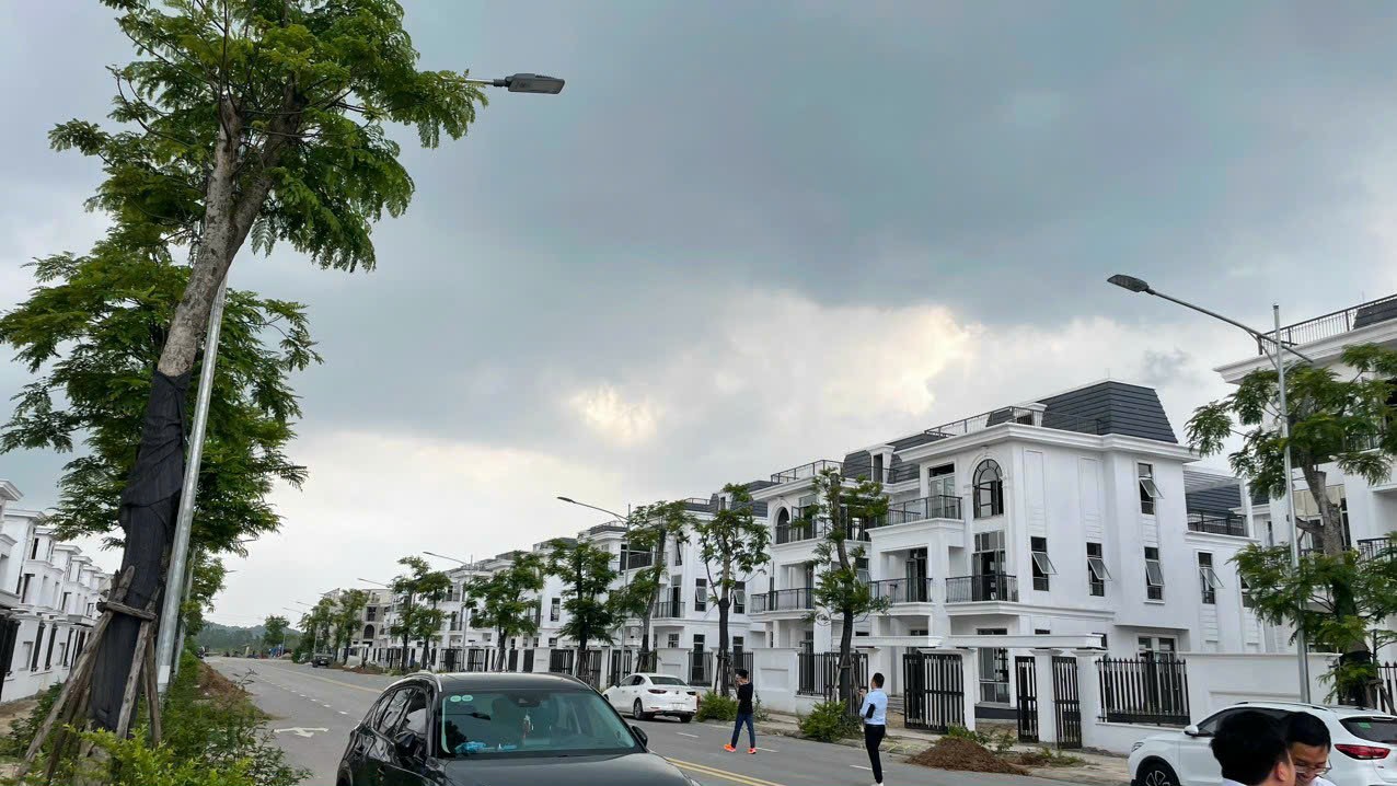 Bán nhà biệt thự liền kề dự án HUD Mê Linh Central, Giá 5.7 Tỷ 125m2 Cả Nhà Và đất