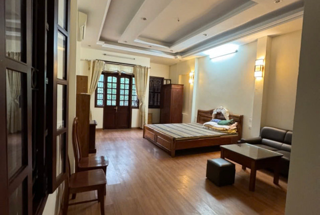 Cho thuê nhà ở đường Bưởi, ngõ ô tô, gần công viên Thủ Lệ, Ba Đình 120m2, giá 26 triệu