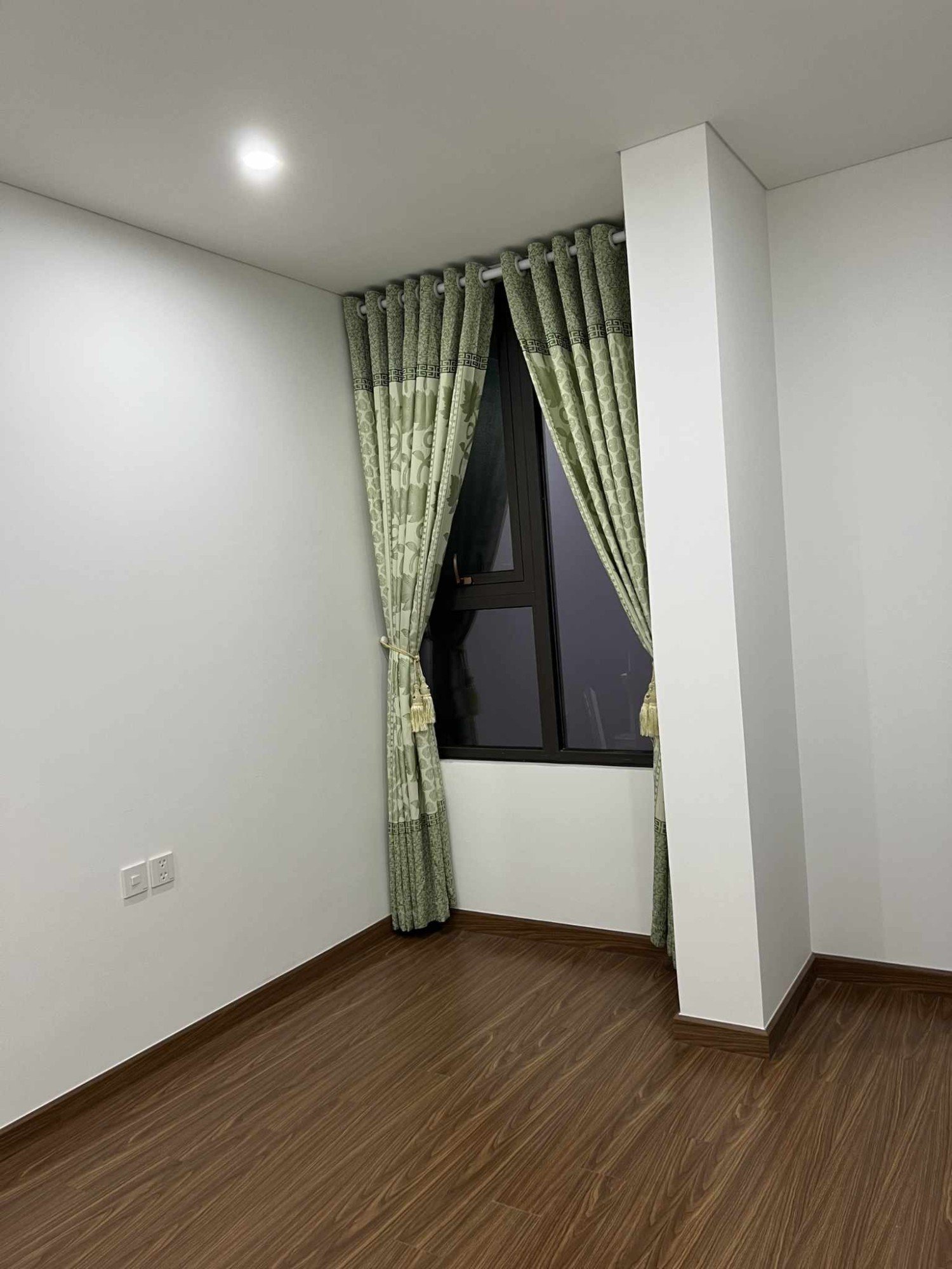 Cho thuê chung cư cao cấp Green Diamond 93 Láng Hạ, tầng 14