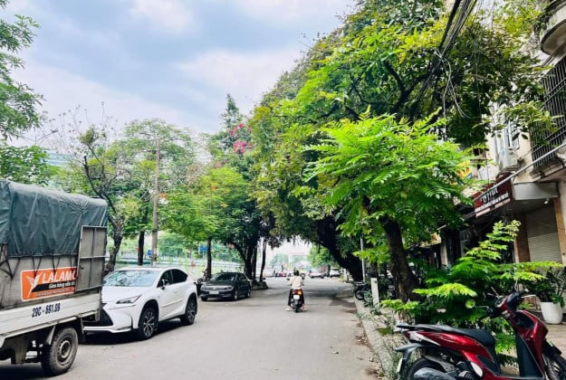 Bán nhà mặt đường Hồng Hà, trung tâm Ba Đình, kinh doanh đỉnh, 64m², 5 tầng, giá 27 tỷ
