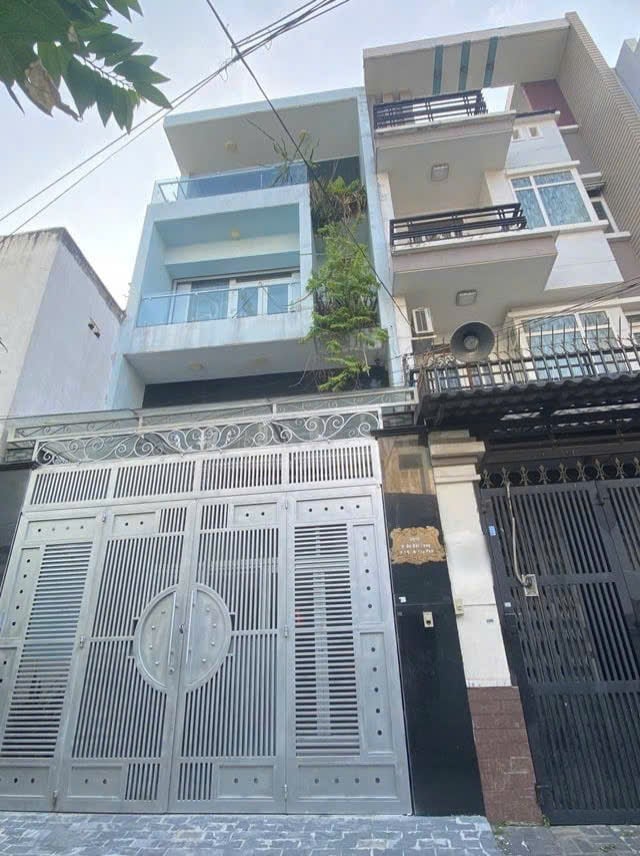 Bán nhà 4 tầng, mặt tiền 10m, diện tích 4,95m x 20m, nở hậu 5,2m tại Tân Quý, Quận Tân Phú