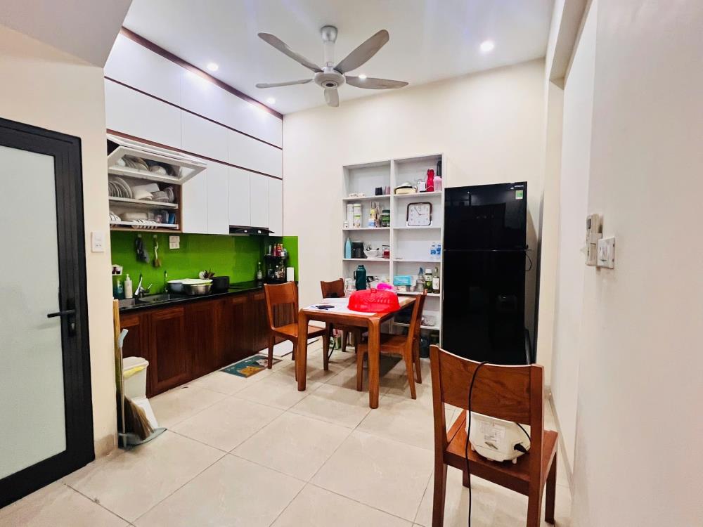 Bán nhà đẹp Cầu Giấy 45m², 4 tầng, ngõ thông thẳng phố, dân xây kiên cố, giá 9.8 tỷ