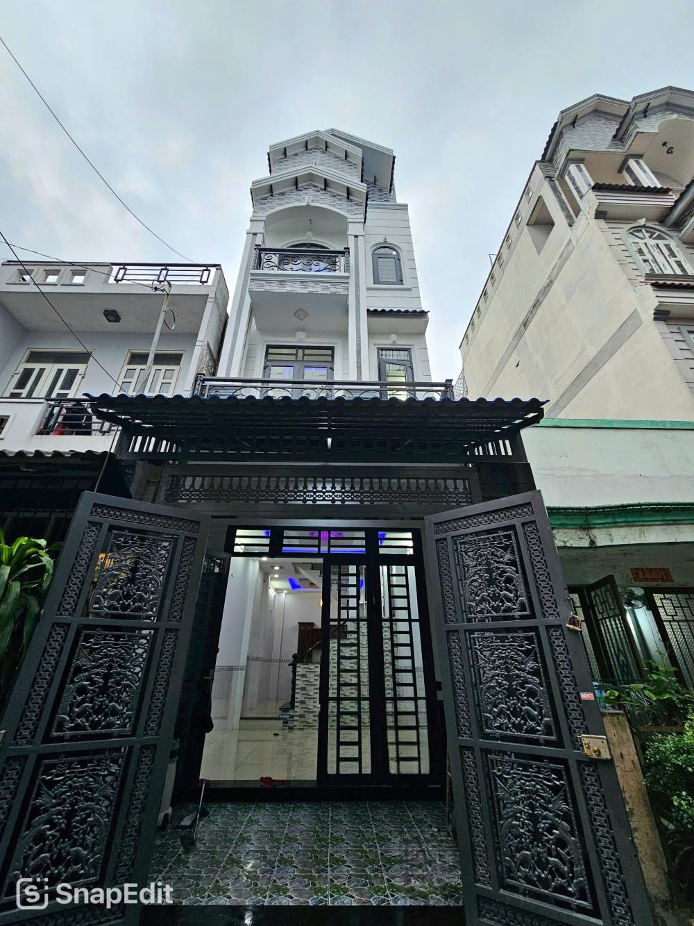 Bán nhà 4 tầng hẻm xe hơi, đường Lê Đình Cẩn, Phường Tân Tạo, Quận Bình Tân, giá cực tốt