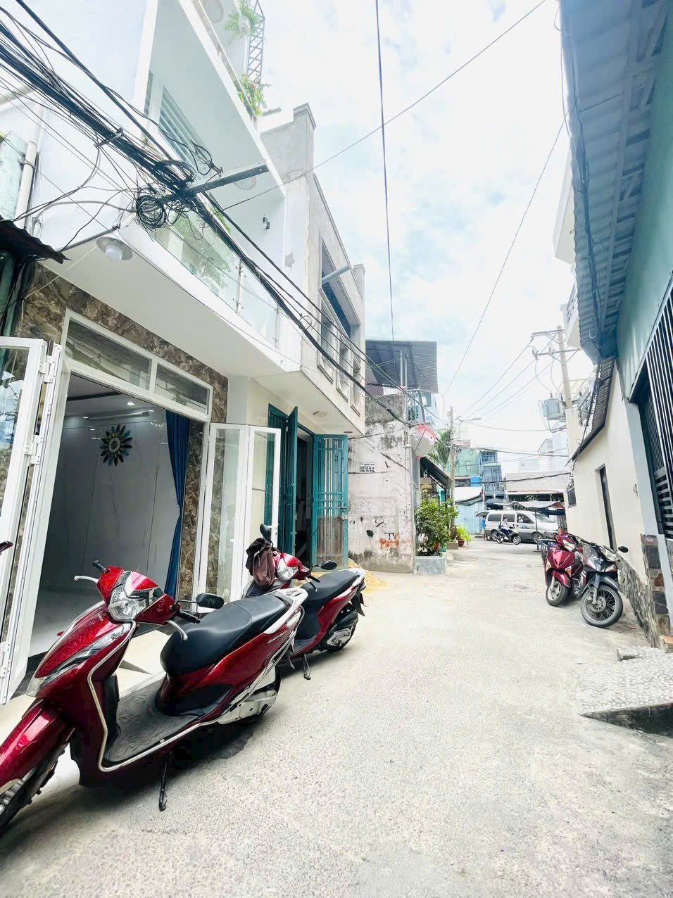 Bán nhà trệt 2 lầu hẻm xe tải, ngay Chợ Hạnh Thông Tây, giá 3.79 tỷ thương lượng
