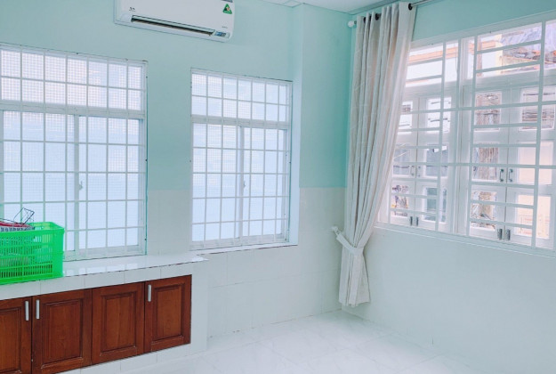 Cho thuê phòng trọ Q3 giá chỉ 3 triệu, Máy lạnh, toilet riêng, gần mặt tiền Lý Thái Tổ, Giờ giấc tự do