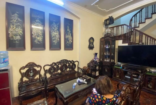 Bán nhà mặt phố Châu Long, Ba Đình, vị trí đẹp siêu hiếm, kinh doanh sầm uất, diện tích 252m2, giá 90 tỷ