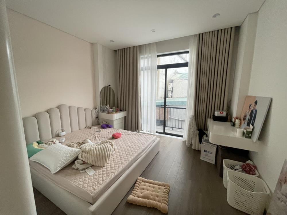 Chính chủ bán nhà tại Kim Ngưu, diện tích 30m² x 4 tầng, 5.5 tỷ, ngõ thông, lô góc, nhà đẹp, gần phố