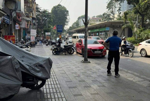 Bán nhà mặt Phố Giảng Võ, Ô Chợ Dừa,  vị trí đẹp, 5 tầng kinh doanh, diện tích 53m2, giá nhỉnh 29 tỷ