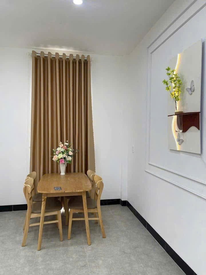 Bán căn nhà đẹp kiệt ô tô, 106 Minh Mạng, cao ráo, sân đậu ô tô thoải mái