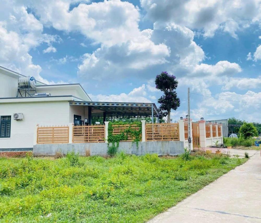Bán đất kho xưởng SHR ngay cổng KCN Chơn Thành, DT lớn, 2 mặt tiền, 890 triệu