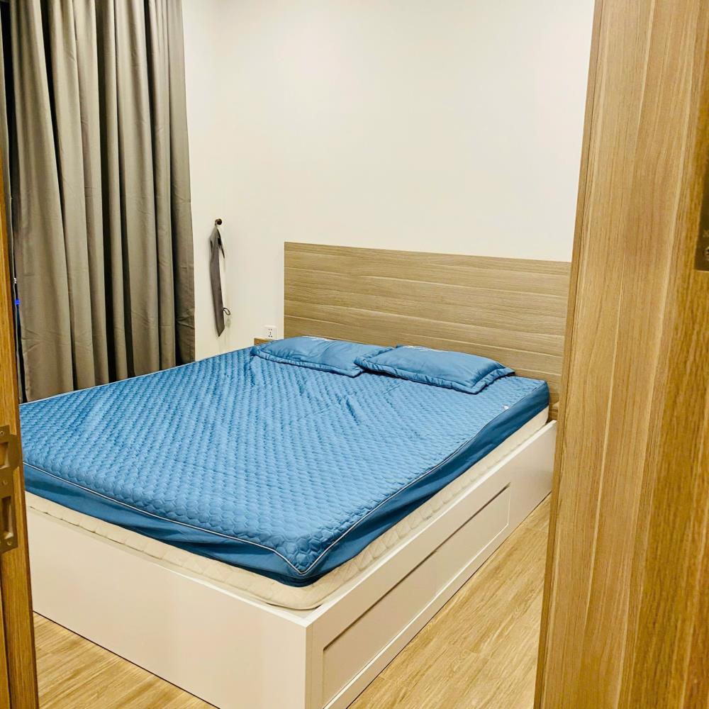 Bán căn góc chung cư Vinhomes Smart City 65m2, 2 phòng ngủ, tầng trung, view công viên, nội thất cao cấp